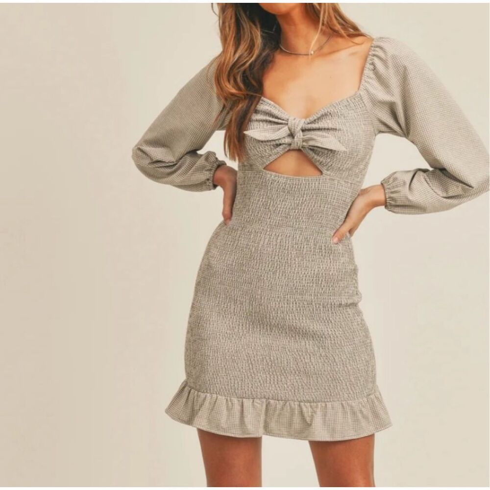 ✨Mable AZALEA SMOCKING SAGE GREEN SZ MEDIUM DRESS✨